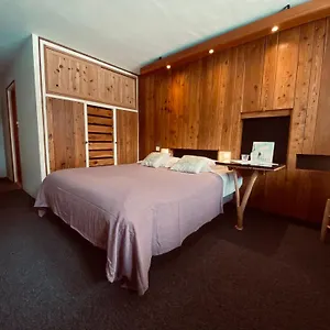 Les Lores Hotel